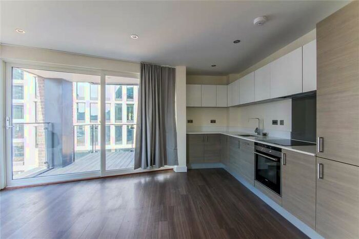 2 Bedroom Flat To Rent In Meade House, 2 Mill Park, Cambridge, CB1