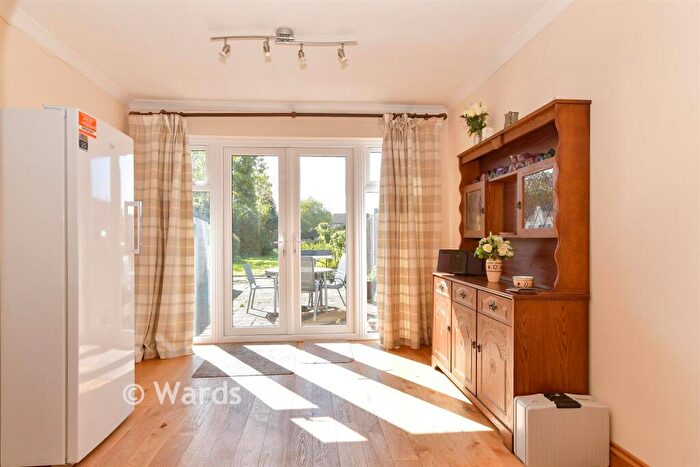 3 Bedroom Semi Detached House For Sale In City Way, Rochester, Kent, ME1