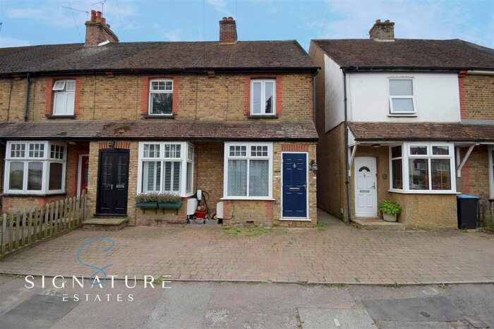 2 Bedroom End Of Terrace House To Rent In Tower Hill, Chipperfield, Kings Langley, WD4