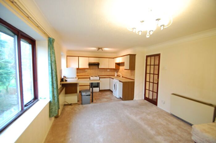 2 Bedroom Flat To Rent In Raven Road, Blackburn, BB2