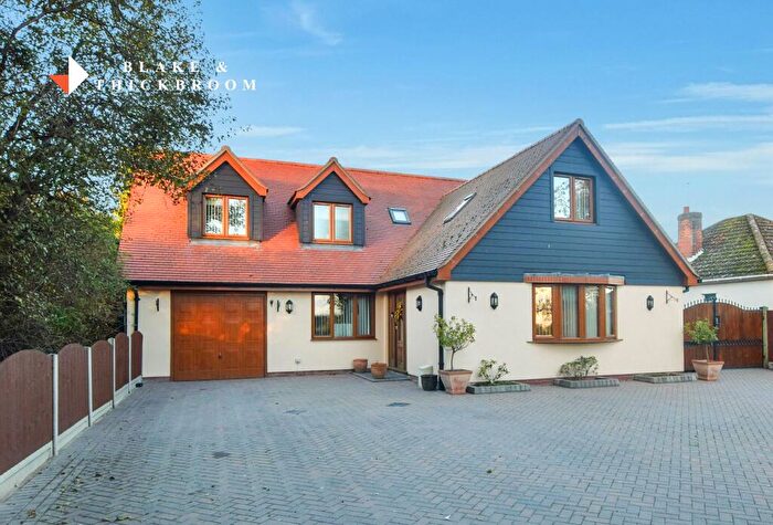 4 Bedroom Chalet For Sale In St Johns Road, Clacton-on-Sea, CO16