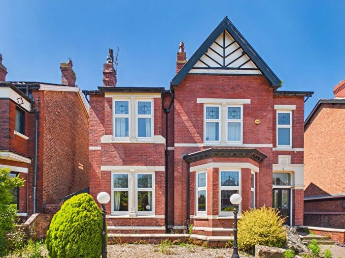 5 Bedroom Detached House For Sale In Lethbridge Road, Southport, PR8
