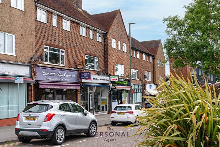 3 Bedroom Flat To Rent In Stoneleigh, Epsom, KT19