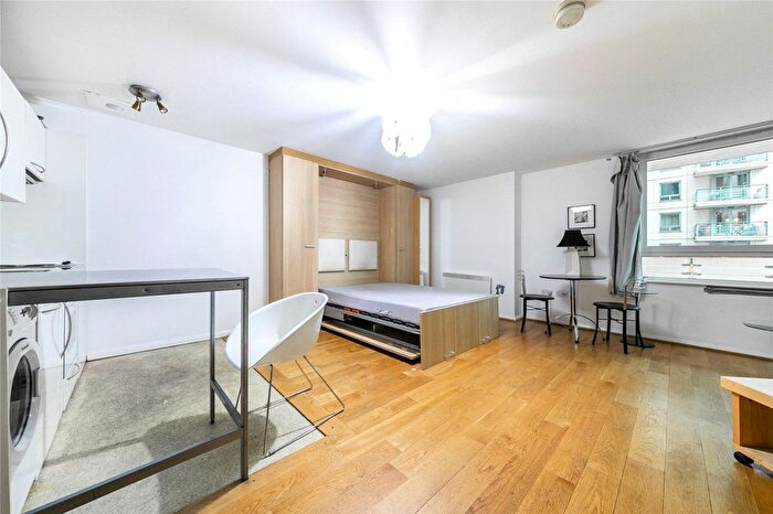Studio To Rent In Hanover House, St George Wharf, SW8