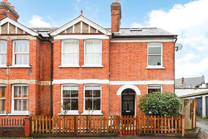 4 Bedroom Semi-Detached House To Rent In Holstein Avenue, Weybridge, Surrey, KT13