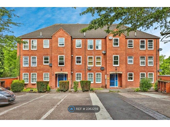 2 Bedroom Flat To Rent In Derwent Court, Nottingham, NG7