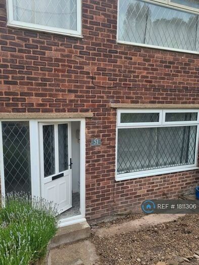 3 Bedroom Semi-Detached House To Rent In Sandstone Avenue, Sheffield, S9