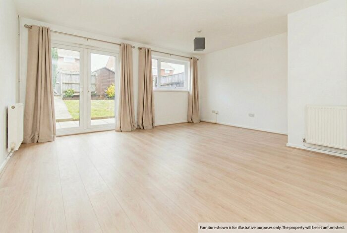 3 Bedroom House To Rent In Yeovil, BA21