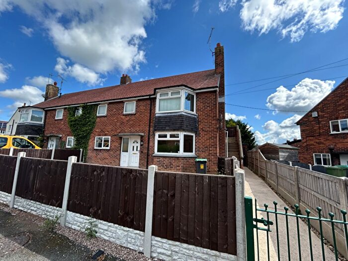 3 Bedroom Flat For Sale In Maes Y Gwanwyn, Rhostyllen, Wrexham, LL14