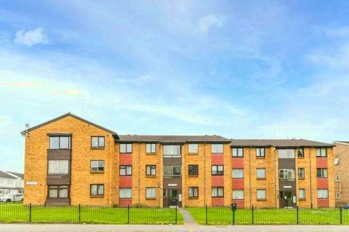 2 Bedroom Flat To Rent In Selhurst Road, London, SE25