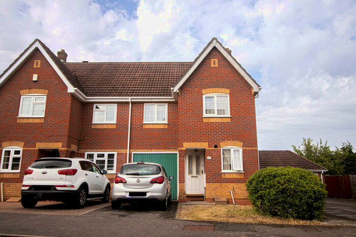3 Bedroom Semi-Detached House To Rent In Watson Acre, Andover, SP10