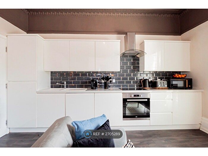 2 Bedroom Flat To Rent In Clarendon Road, Southsea, PO4