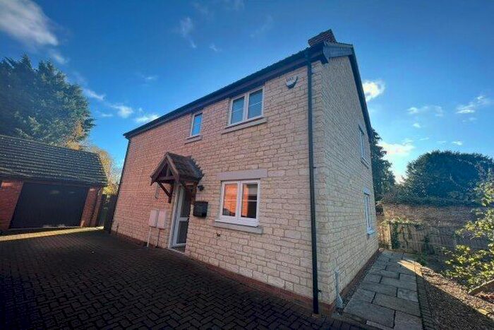 3 Bedroom Property To Rent In Barley Kiln Lane, Bedford, MK43