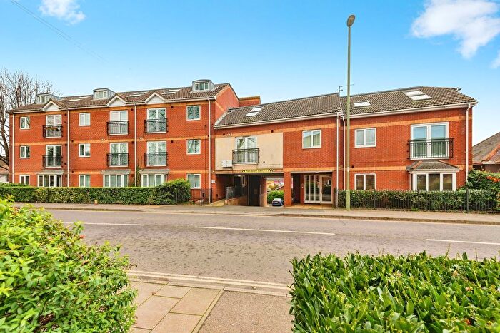 2 Bedroom Flat To Rent In Allyn Court, Twyford Road, Eastleigh, SO50
