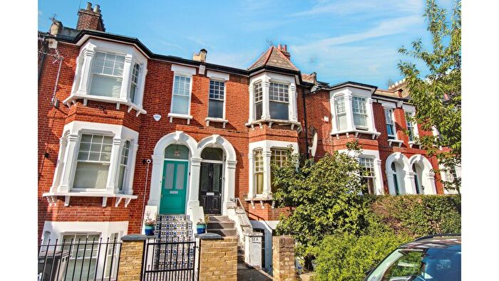 1 Bedroom Flat For Sale In Flat B, Poets Road, Highbury, London, N5