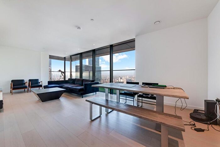 2 Bedroom Flat To Rent In Bagshaw Building, Wardian, Canary Wharf, London, E14