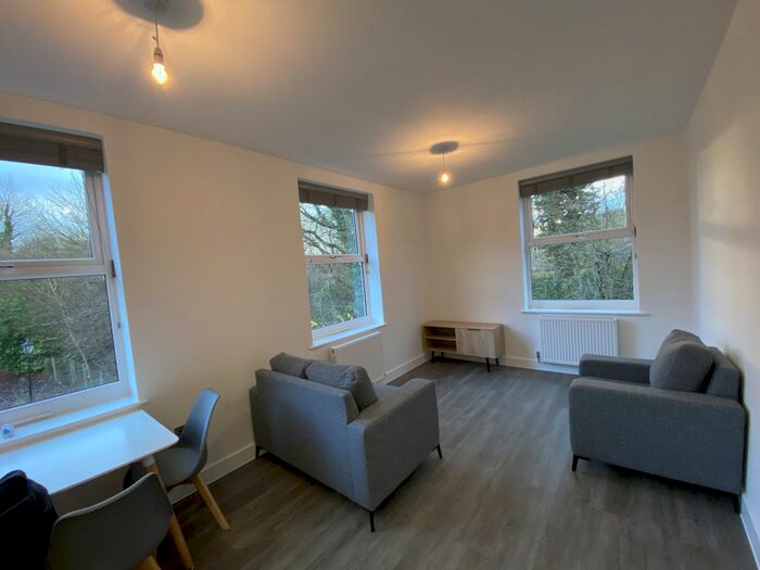 2 Bedroom Flat To Rent In Princes Gate, Royal House, - Homer Road, Solihull, Birmingham, B91