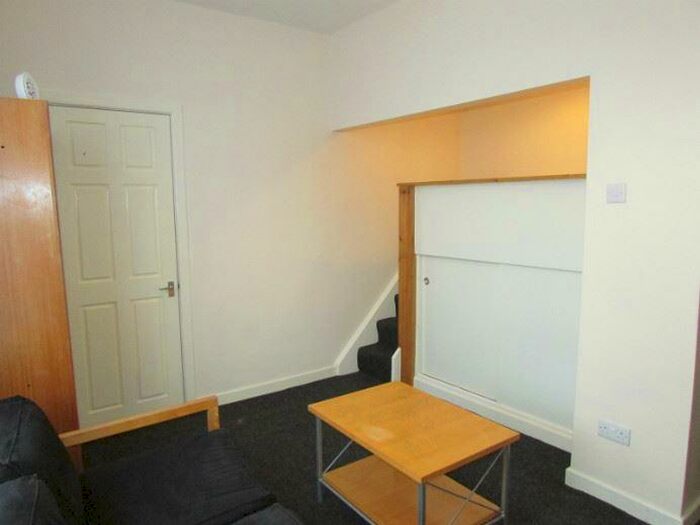 1 Bedroom Flat To Rent In Lady Pit Lane, Leeds, LS11