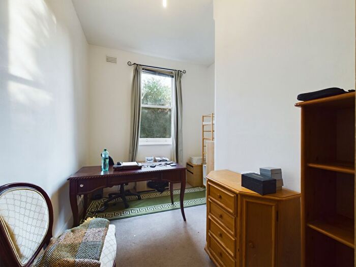3 Bedroom Flat To Rent In St. Margarets, Beckenham Place Park, Beckenham, Kent, BR3