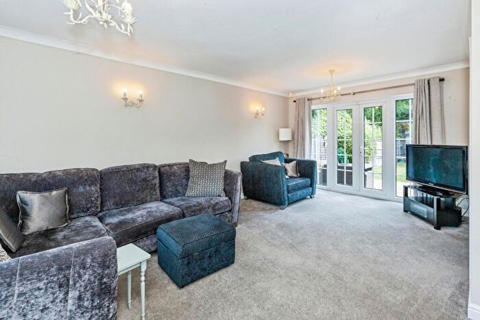 4 Bedroom Detached House For Sale In Cannock Close, Maidenhead, Berkshire, SL6
