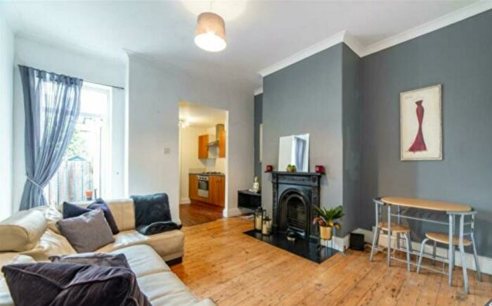 2 Bedroom Flat To Rent In Amble Grove, Sandyford, NE2