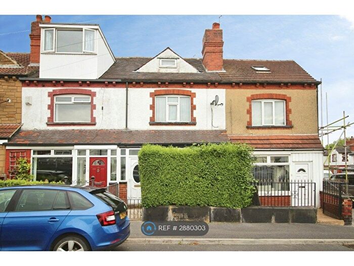 3 Bedroom Terraced House To Rent In Halliday Place, Leeds, LS12