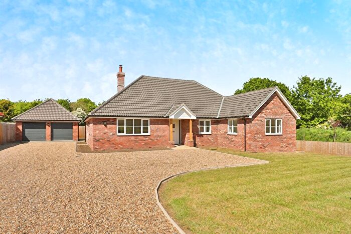 4 Bedroom Detached Bungalow For Sale In Black Mill Lane, Great Moulton, Norwich, NR15