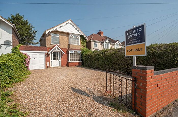 3 Bedroom Detached House For Sale In Stratton Road, Stratton St Margaret, Swindon, SN1
