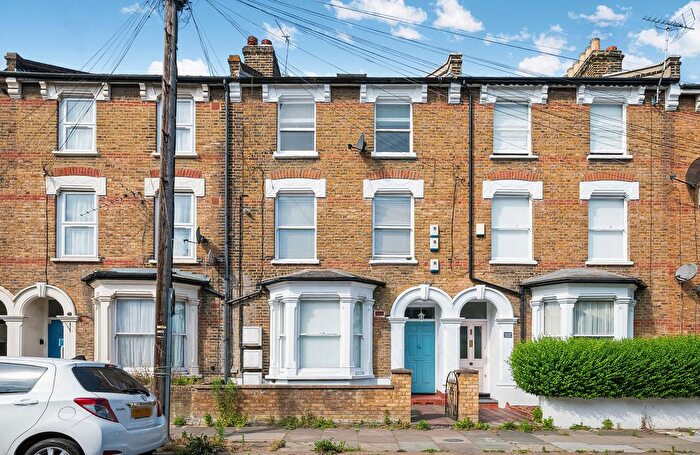 2 Bedroom Flat To Rent In Tintern Street, London, SW4
