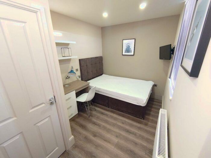 6 Bedroom Terraced House To Rent In Needham Road, Liverpool, L7