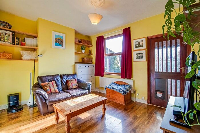 2 Bedroom Terraced House For Sale In Binks Street, Outwood, Wakefield, WF1