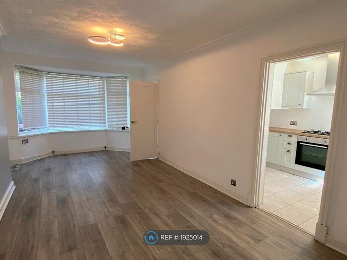 3 Bedroom Semi-Detached House To Rent In Swinton Park Road, Salford, M6