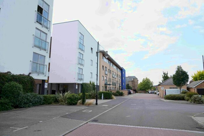 2 Bedroom Flat To Rent In Watersmeet, St Mary`S Island, Chatham, Kent, ME4