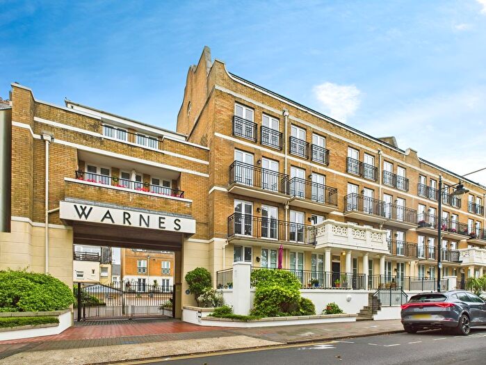 3 Bedroom Flat To Rent In Warnes, Steyne Gardens, Worthing, BN11