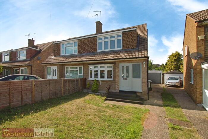 3 Bedroom Semi-Detached House To Rent In Dryden Road, Welling, DA16