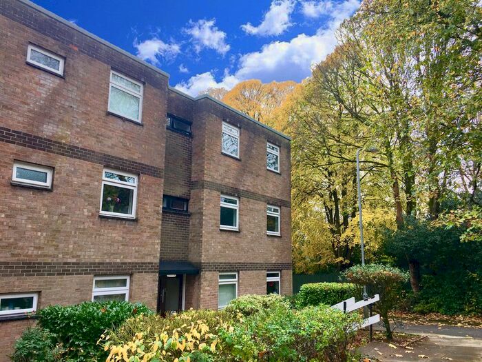 1 Bedroom Flat To Rent In Lisvane Road, Llanishen, Cardiff, CF14