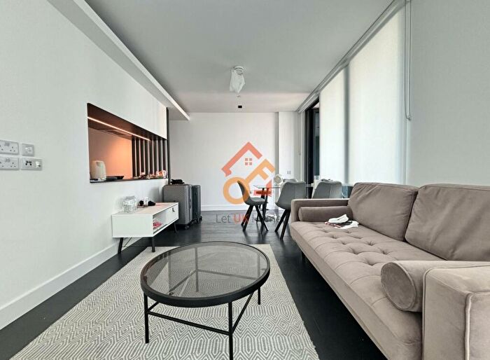 2 Bedroom Flat To Rent In Amory Tower Marsh Wall, London, E14