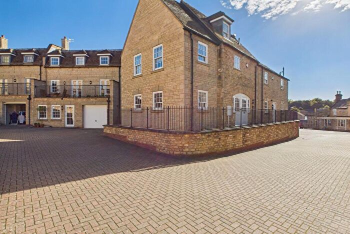 2 Bedroom End Of Terrace House To Rent In Old School Court, Stamford, Lincolnshire, PE9