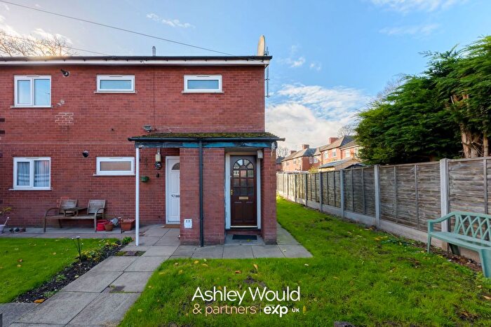 3 Bedroom Maisonette For Sale In Birmingham Road, Rowley Regis, Sandwell, B65
