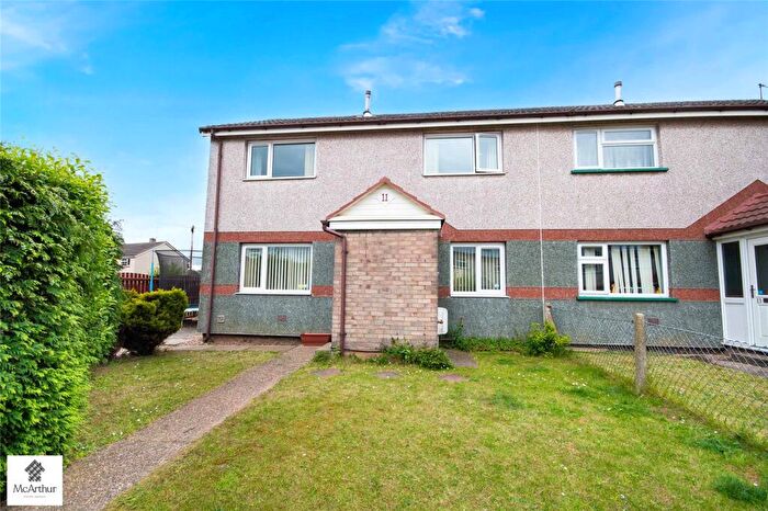 3 Bedroom End Of Terrace House For Sale In Dorchester Road, Harworth And Bircotes, Doncaster, South Yorkshire, DN11