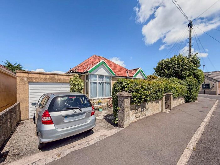 4 Bedroom Detached House For Sale In Weatherly Avenue, Bath, BA2