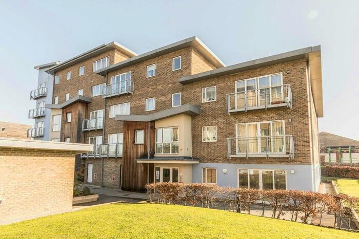 2 Bedroom Flat To Rent In Sundeala Close, Sunbury-On-Thames, TW16