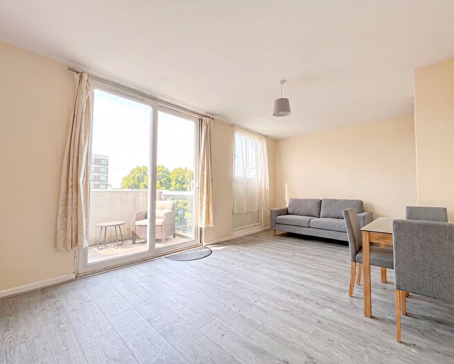 3 Bedroom Maisonette To Rent In Prusom Street, Wapping, E1W