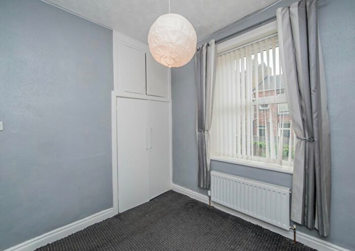3 Bedroom Terraced House For Sale In Shirley Road, Tong Street, Bradford, BD4