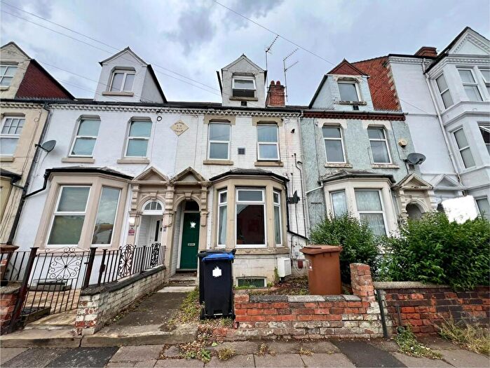 2 Bedroom Flat To Rent In Towcester Road, Northampton, NN4
