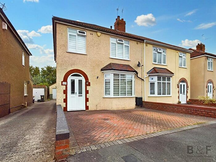3 Bedroom Semi-Detached House To Rent In Jubilee Crescent Mangotsfield, BS16