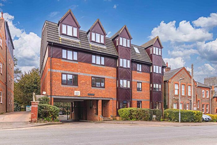 1 Bedroom Apartment To Rent In Town Centre Location, HP2