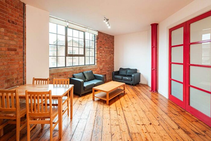 4 Bedroom Flat To Rent In Back Church Lane, London, E1
