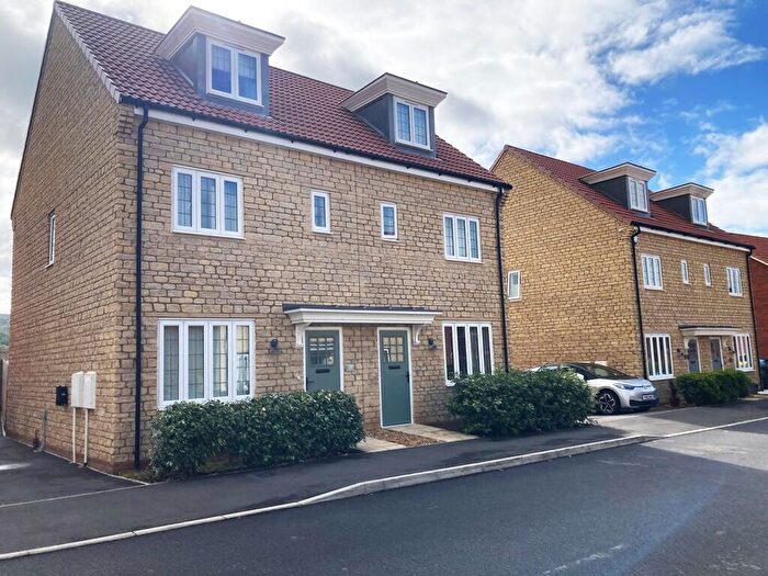3 Bedroom Semi-Detached House To Rent In Curlew Way, Cheddar, BS27