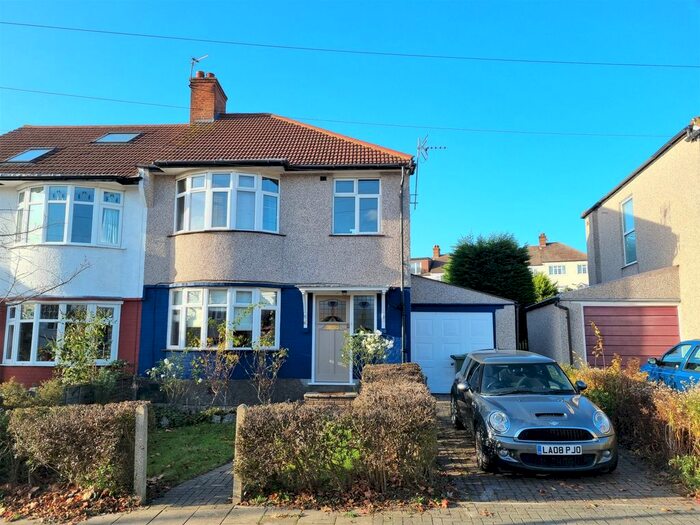 2 Bedroom Semi-detached House To Rent In Heybridge Avenue, London, SW16